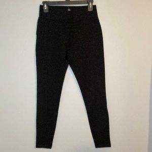 Black leggings with pockets